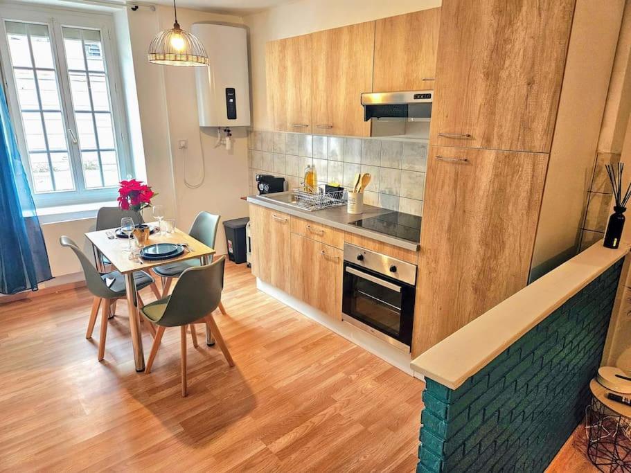 Spacieux Et Charmant Appartement De 47 M2 Charleville-Mézières Dış mekan fotoğraf